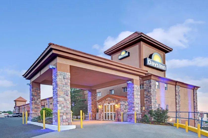 Days Inn by Wyndham Ridgefield NJ - Image 1