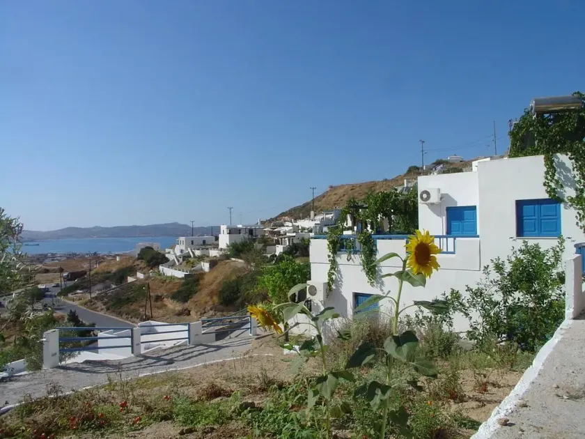 Agnanti Hotel - Image 1