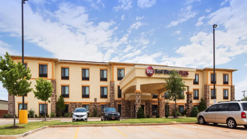 Best Western Plus Fairview Inn & Suites - Image 1