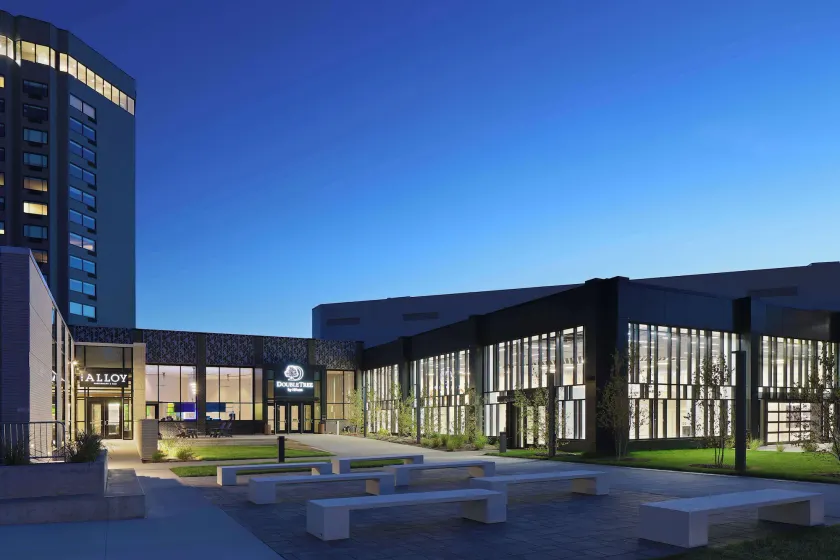 DoubleTree by Hilton Battle Creek - Image 1