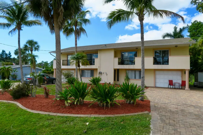 White Orchid Apartments - Image 1