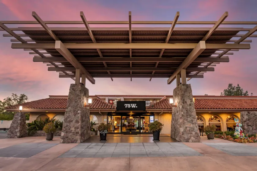 Best Western Plus Thousand Oaks Inn - Image 1