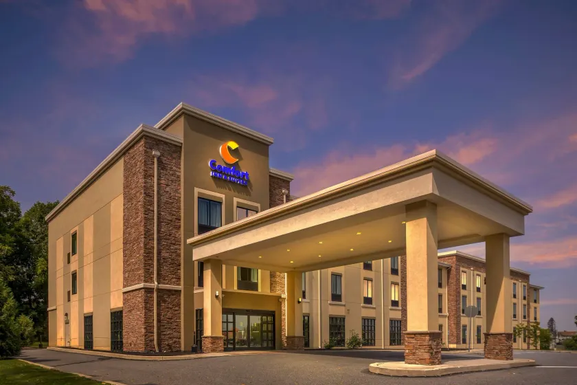 Comfort Inn & Suites Gap Amish Country - Image 1