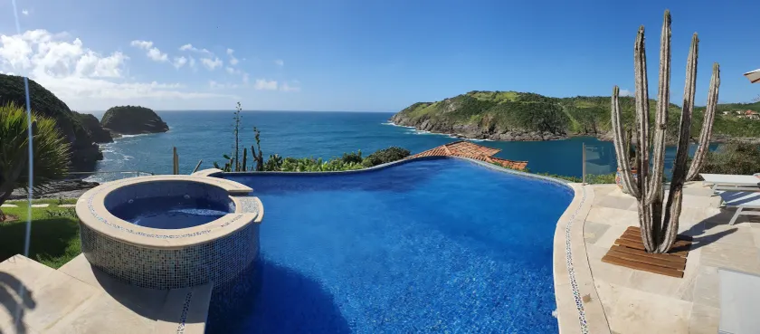 Cliffside Luxury Inn - Image 1