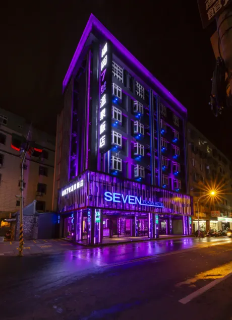 Seven Fukun Hotel - Image 1