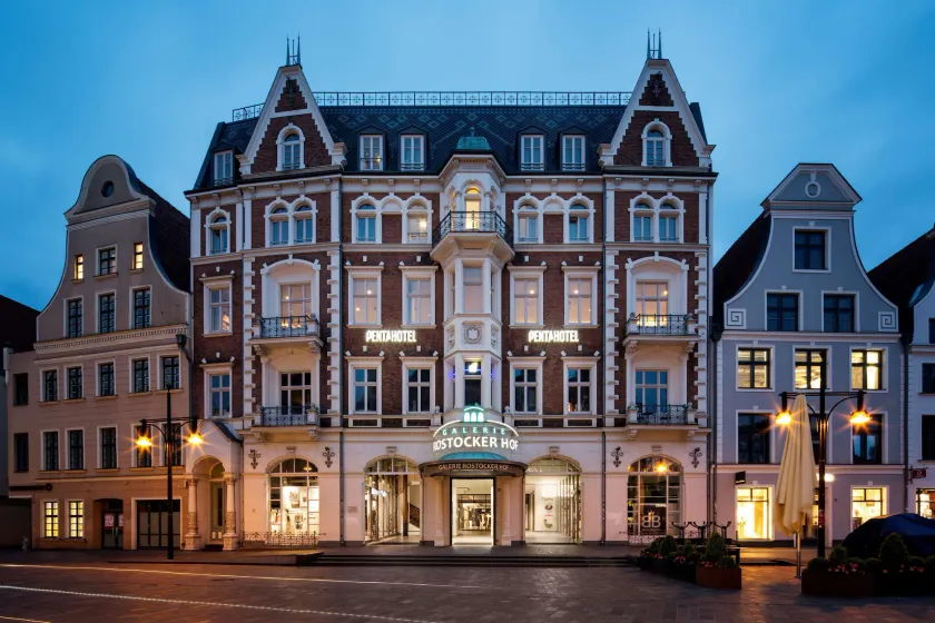 Pentahotel Rostock - Image 1