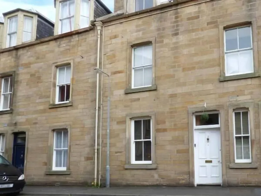 3 Queen Marys Buildings - Image 1
