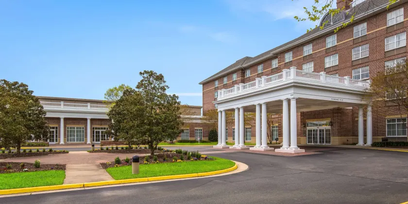 Hilton Garden Inn Suffolk Riverfront - Image 1