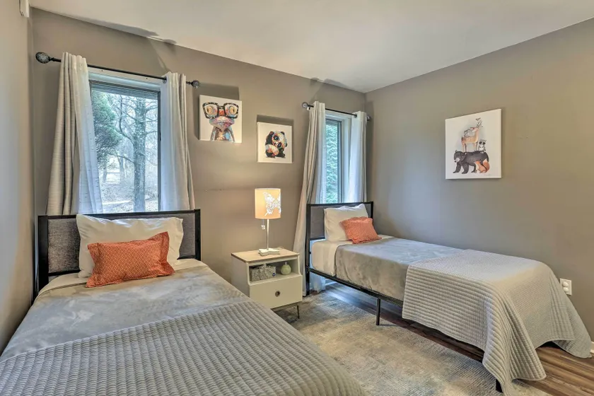 Pet-friendly Vacation Rental w/ Lake Access - Innenbereich