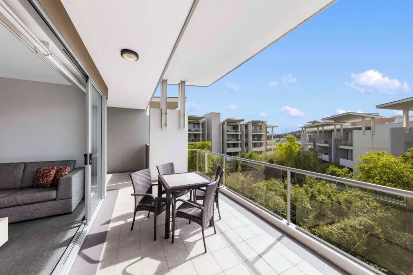 Oaks Brisbane Mews Suites - Image 1