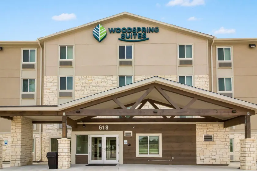 WoodSpring Suites Lake Jackson - Image 1