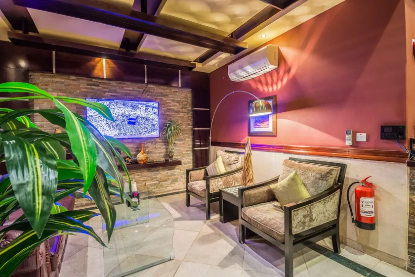 Al Muhaidb Residence Al Malaz 4 - Economic - Image 1
