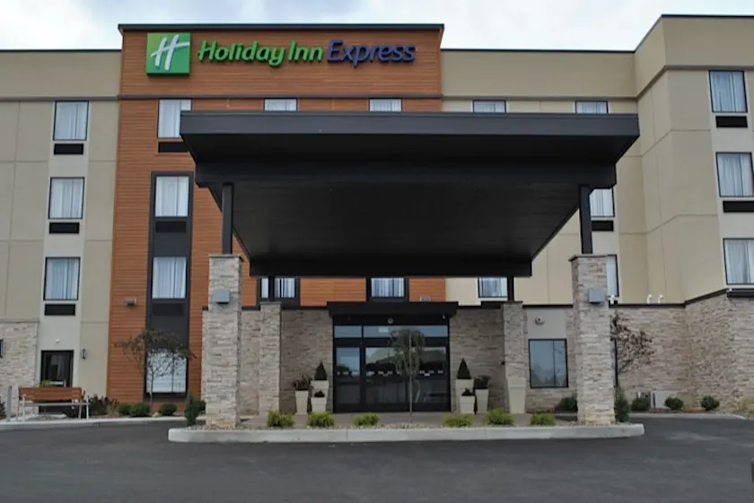 Holiday Inn Express Salem by IHG - Image 1