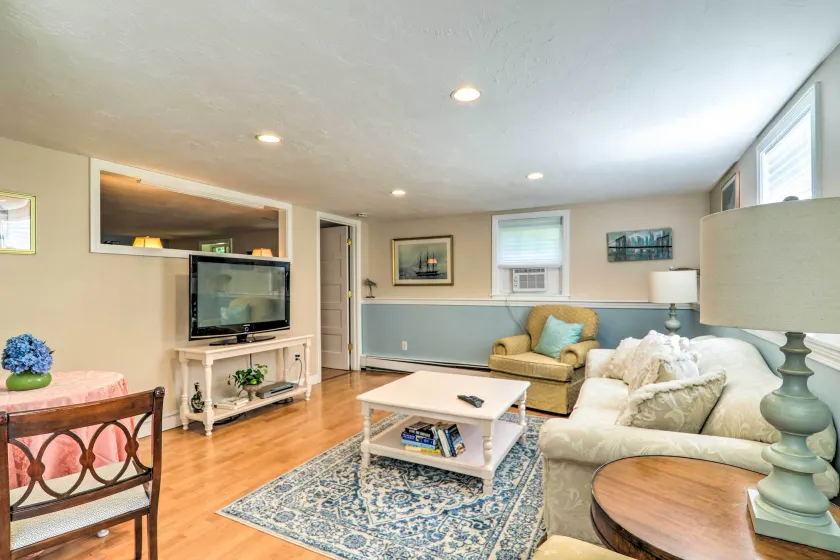 Quaint & Convenient! Cape Cod Apt Near Canal - Image 1
