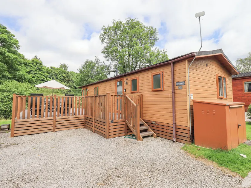 Esthwaite Lodge - Image 1