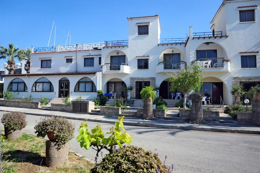 Follow The Sun Hotel Apartments - Image 1