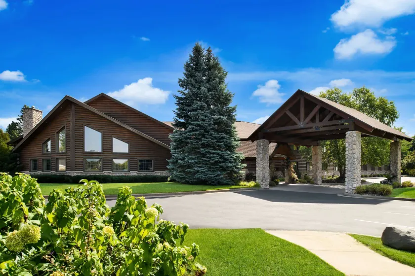 Best Western Northwoods Lodge - Image 1