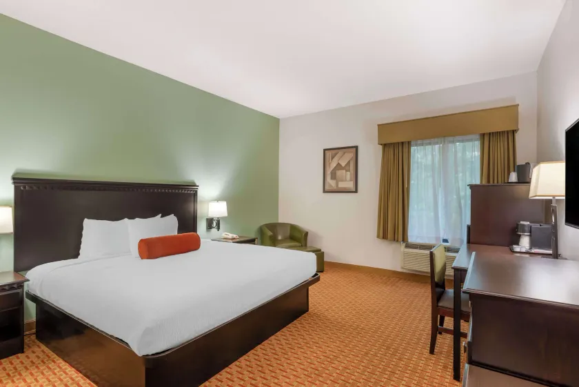 Best Western Plus Hopewell Inn - Image 1