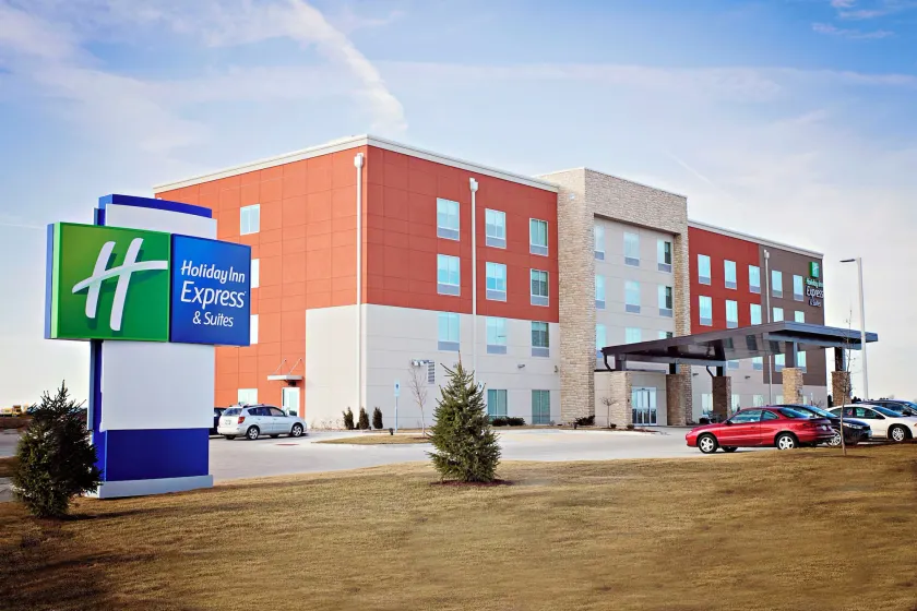 Holiday Inn Express & Suites - Rantoul by IHG - Image 1