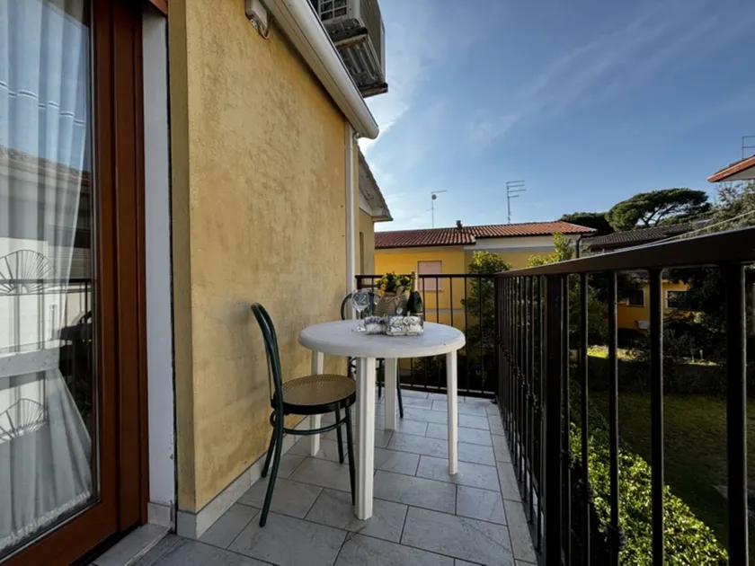 Apartamento reformado en Rosolina - Image 1
