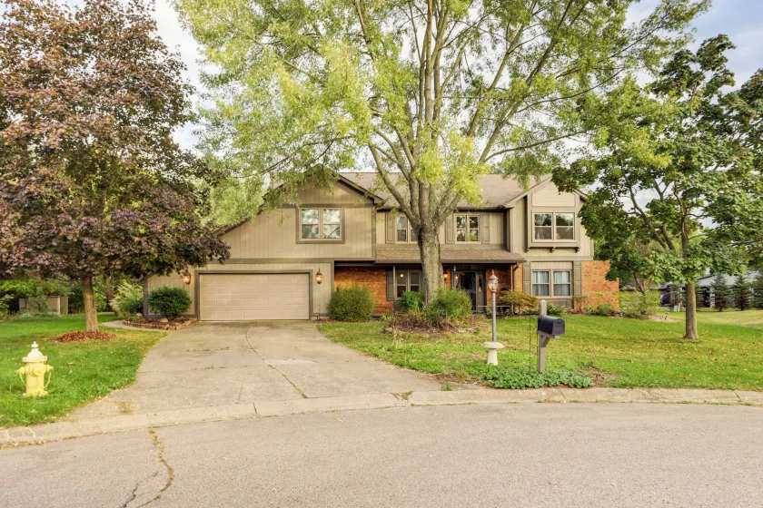 Families Welcome! Spacious Suburban Home in Dayton - Image 1
