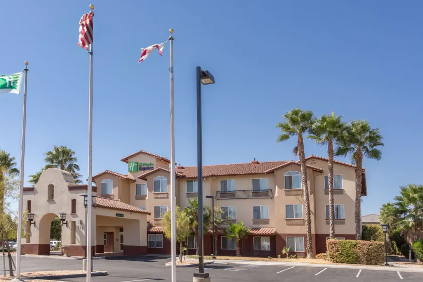 Holiday Inn Express Hotel & Suites Manteca by IHG - Image 1