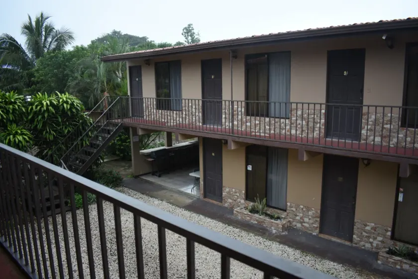 Cabinas Bachelor - Image 1
