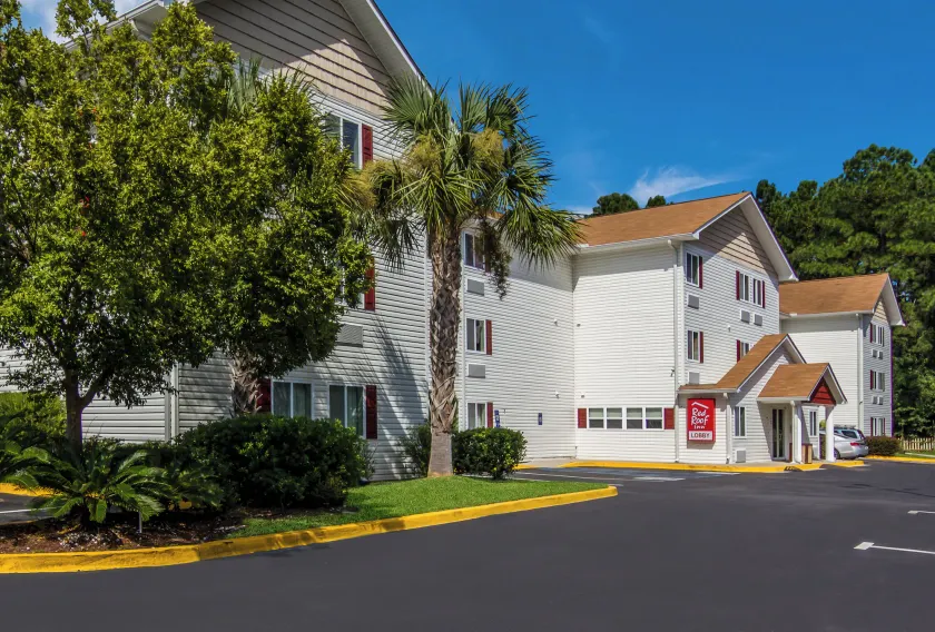 Red Roof Inn I-95 North Brunswick Darien - Image 1