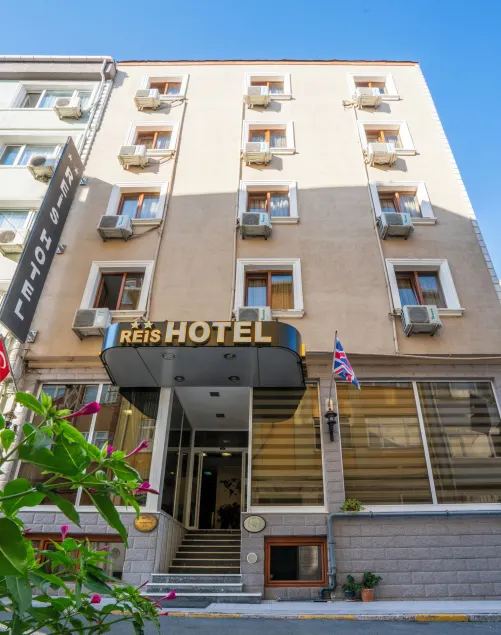 Grand Reis Hotel - Image 1