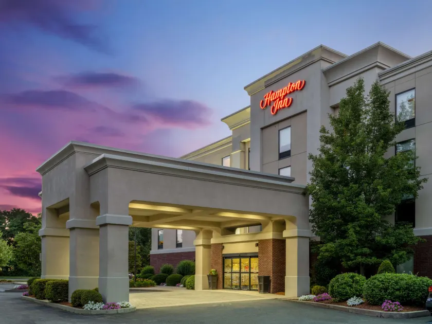 Hampton Inn Raynham-Taunton - Image 1