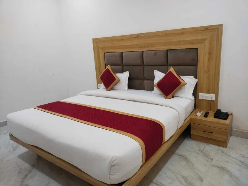 Hotel RS Inn - Image 1