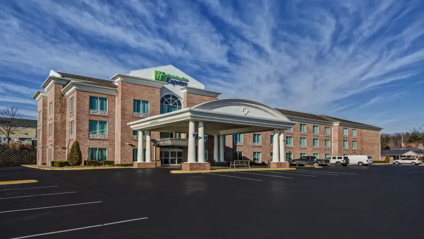 Holiday Inn Express Hotel & Suites London by IHG - Image 1