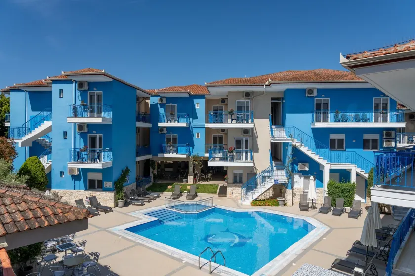 Stratos Hotel - Image 1
