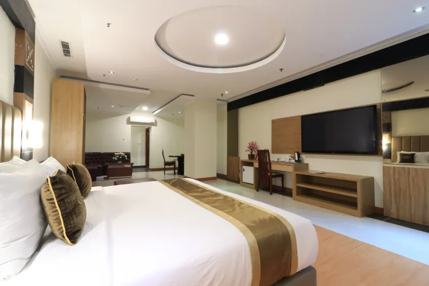 Coins Hotel Jakarta - Image 1