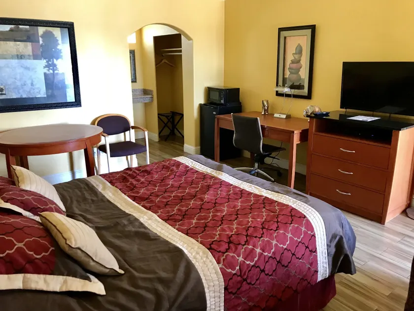 Town & Country Motel - Image 1