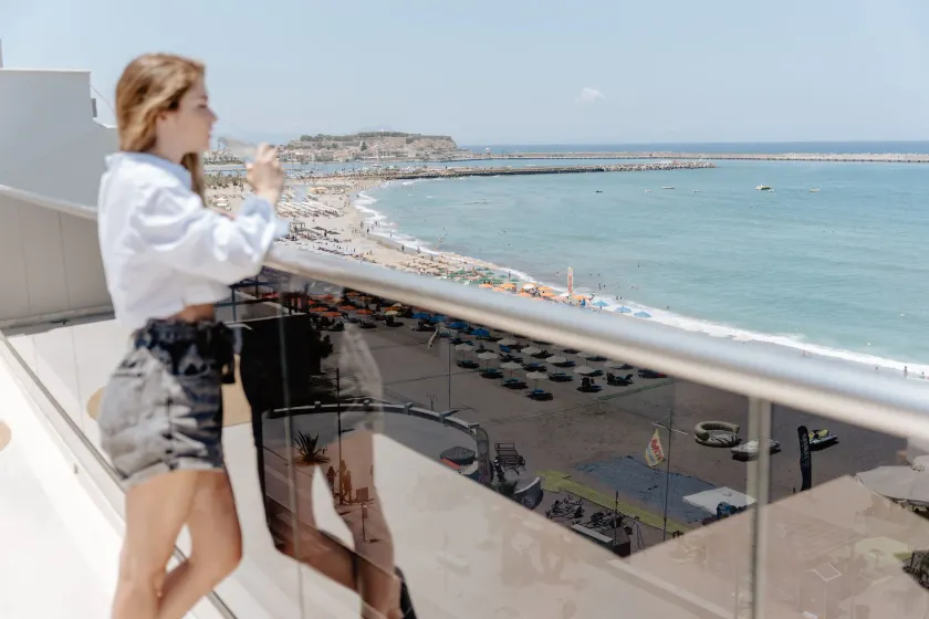 Palm Beach Hotel Apartments - Image 1