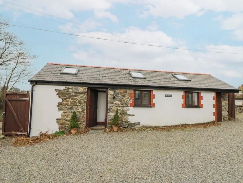 Upper Calffield Studio - Image 1