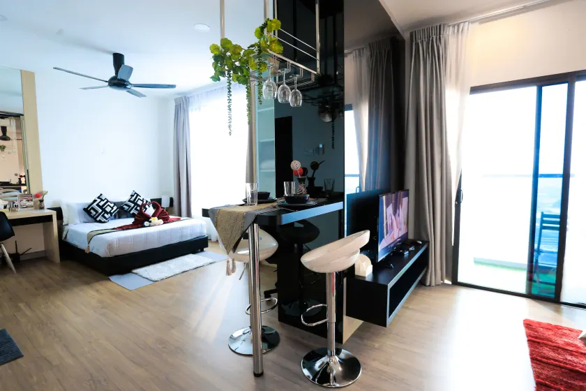 MLH Deluxe Studio Suites @ Landmark Residence - Image 1