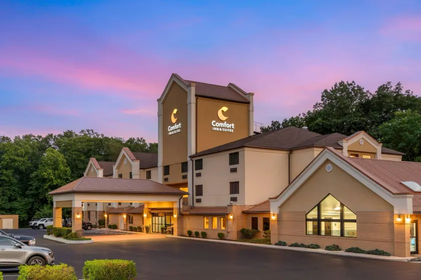 Comfort Inn & Suites LaVale - Cumberland - Image 1