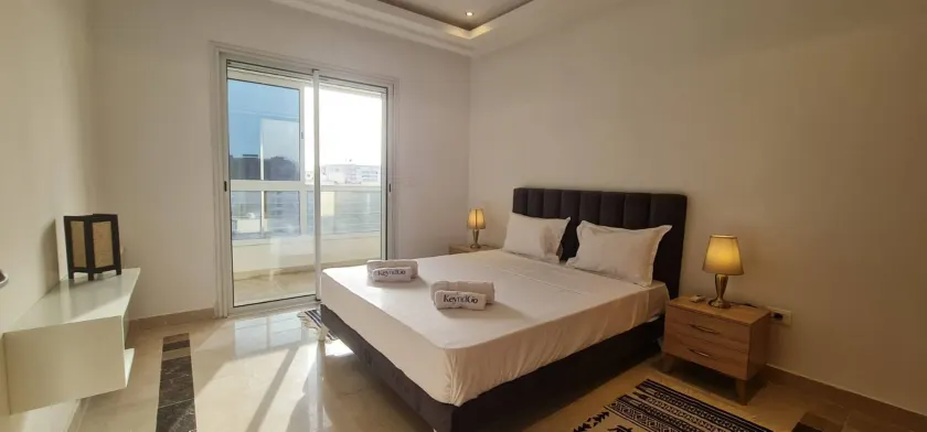 Luxurious 3-Bedroom Apartment in Heart of Tunis - Image 1