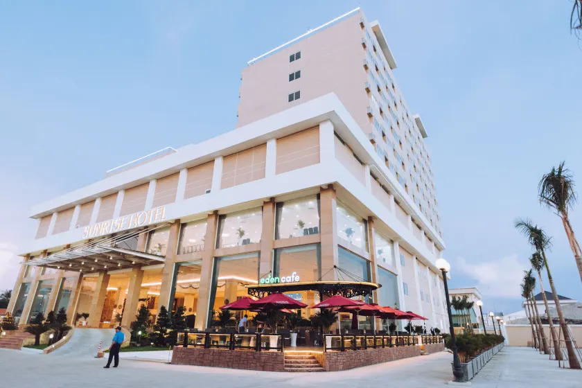 Sunrise Hotel - Image 1