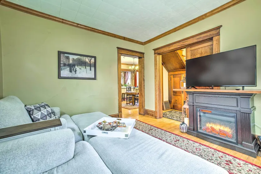 Pet-friendly Osseo Home w/ Fire Pit & Yard! - Image 1