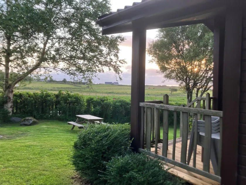 Island View Lodge - Image 1