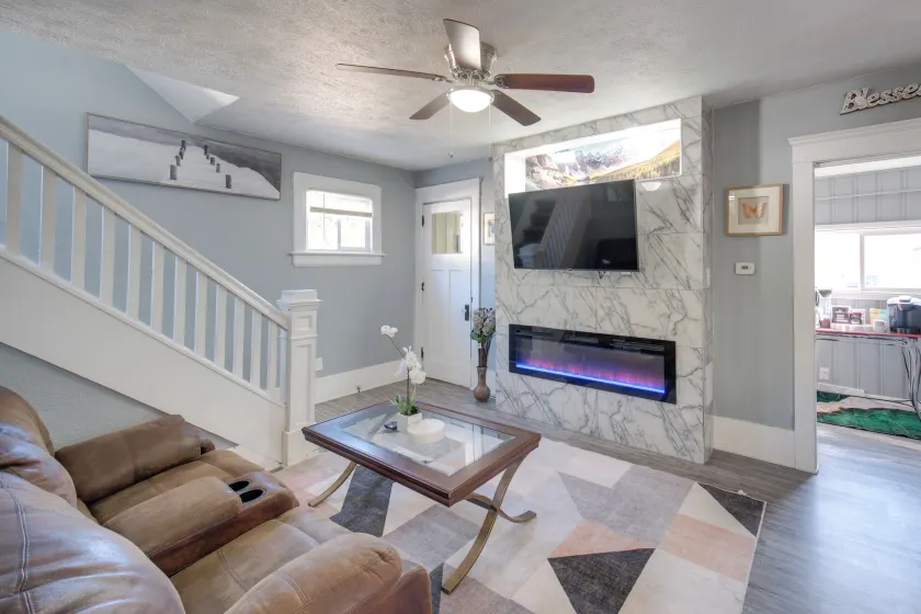 Modern & Convenient! Group Stay in Highland Square - Image 1
