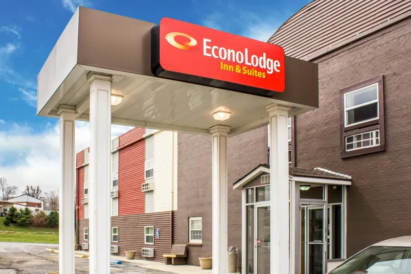 Econo Lodge Inn & Suites Walnut - Image 1