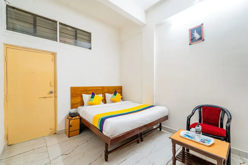 Itsy Hotels Mansi - Image 1