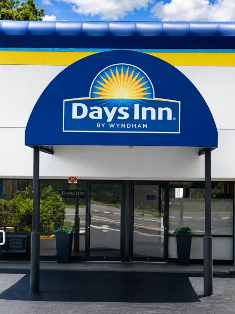 Days Inn by Wyndham Gainesville Hospital - University Area - Image 1