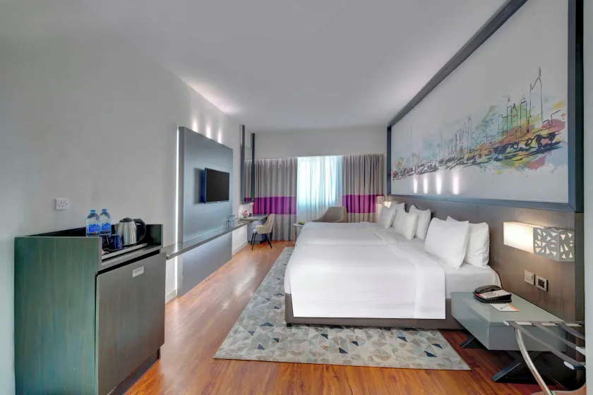 Howard Johnson Plaza by Wyndham Dubai Deira - Image 1