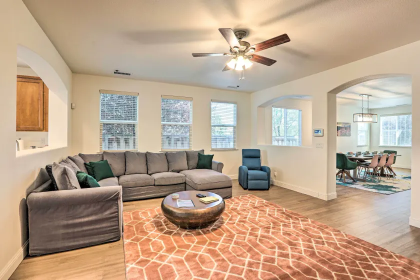 12 Mi to Riverwalk District: Quiet Reno Retreat - Image 1