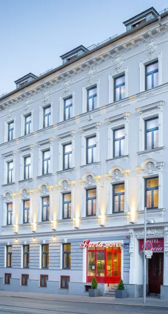 Hotel Lucia - Image 1